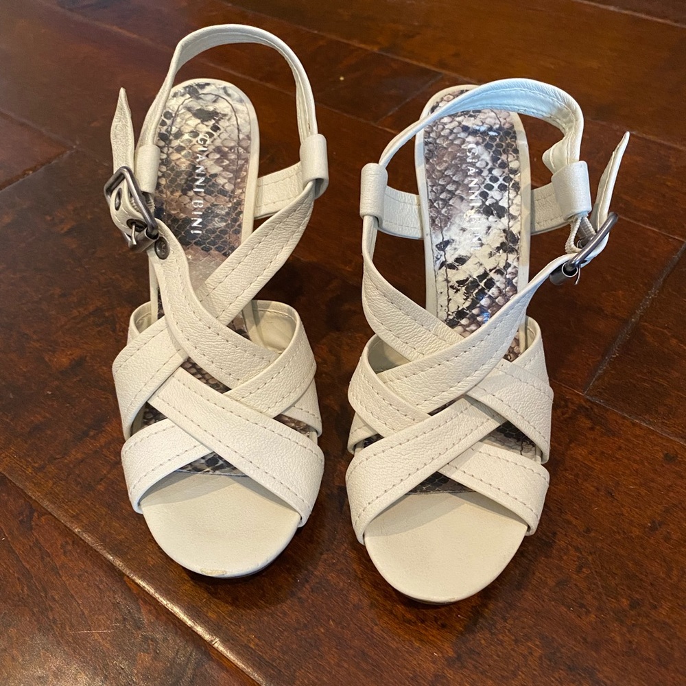 Like new Gianni Bini chunky heels